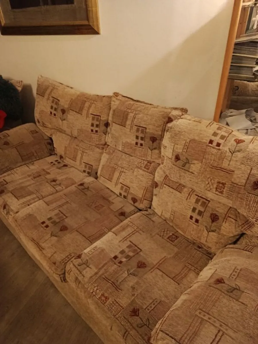 3 seater couch and arm chair - Image 3