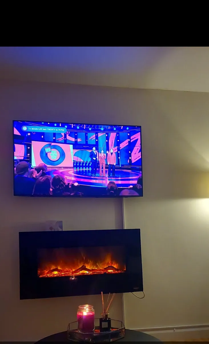 55" Crystal UHD 4K HDR Smart TV Samsung - Image 1