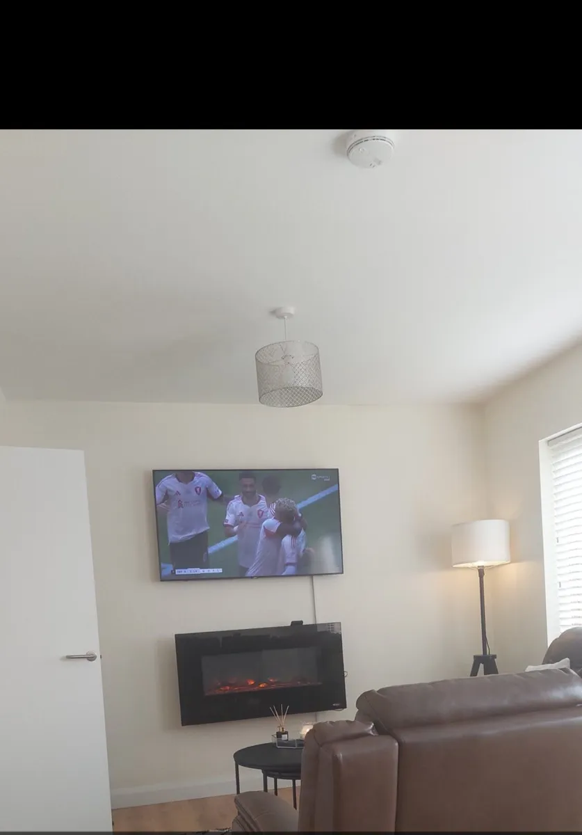 55" Crystal UHD 4K HDR Smart TV Samsung - Image 2