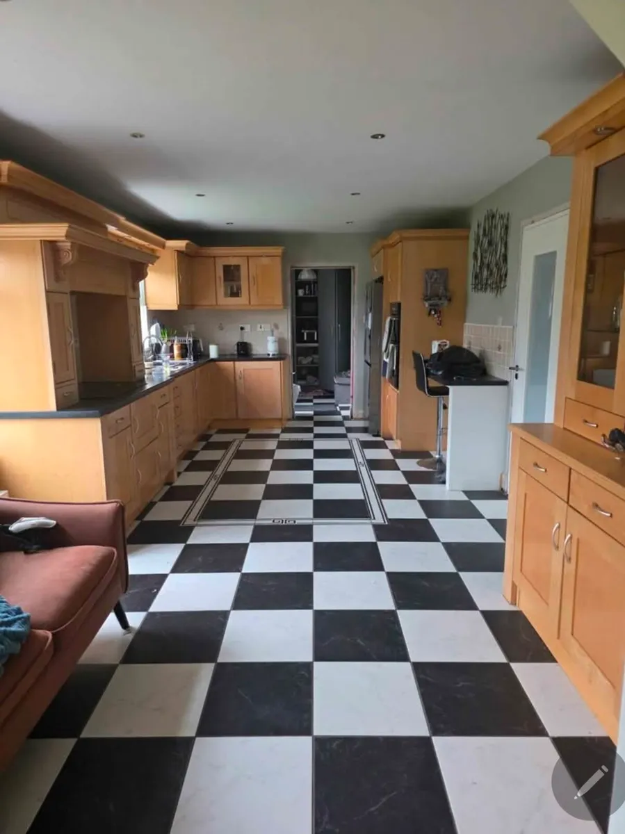 Maple Shaker Kitchen - Image 1