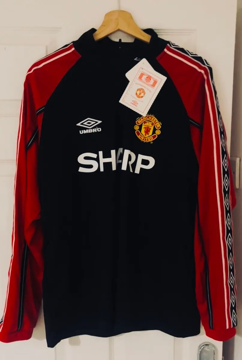 Manchester United 98/99 Retro Half Zip size S-XXL - Image 1