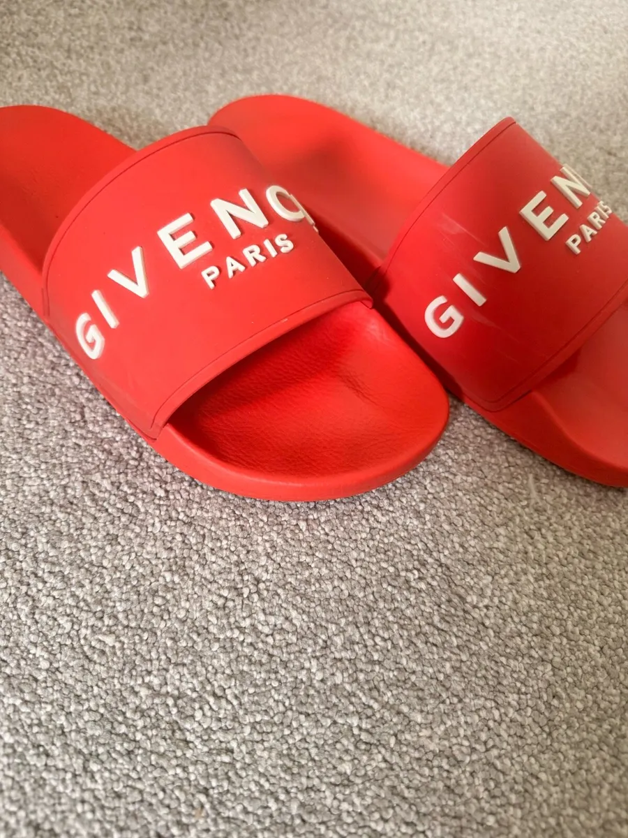 GIVENCHY SLIDERS - Image 1