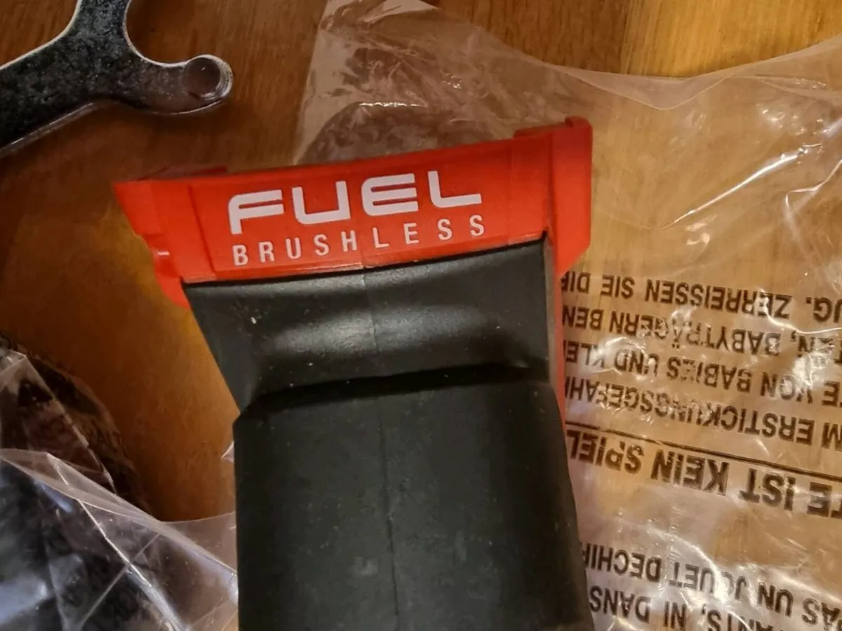 Milwaukee M18 Fuel Angle Grinder Body - Image 2