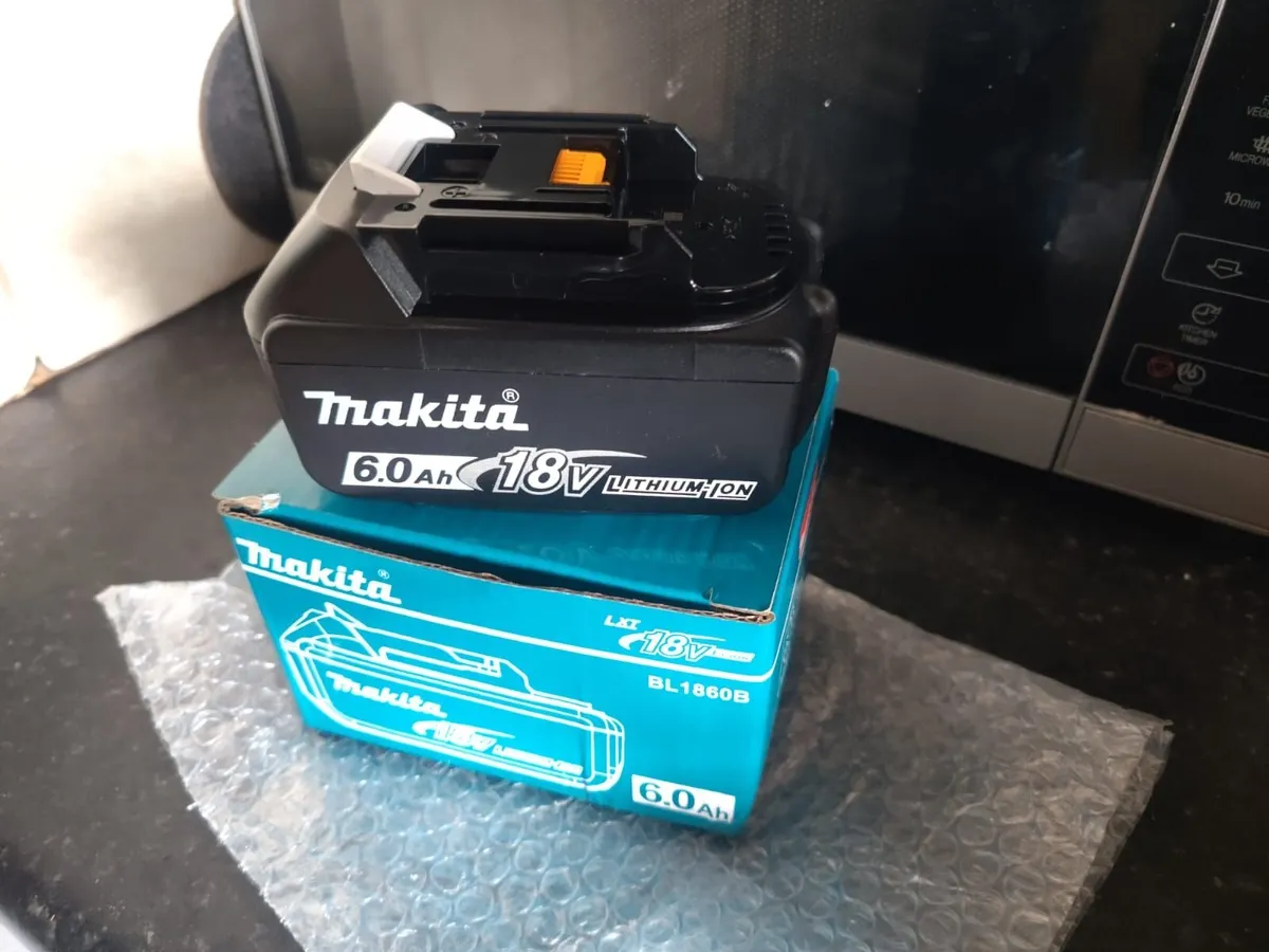 2 x Makita 6.0amp LXT batteries NEW unwanted gift - Image 1