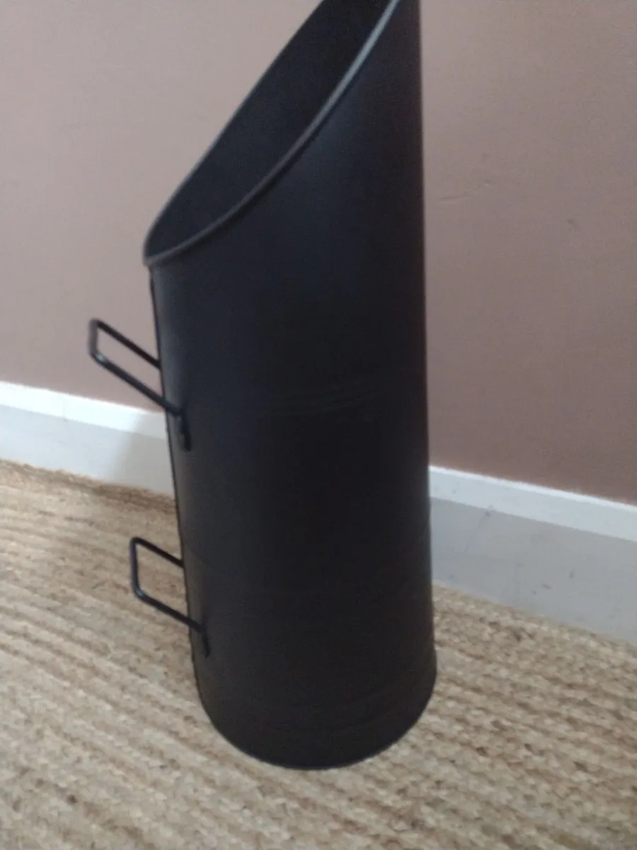 Spark guard & coal storage scuttle - Image 1