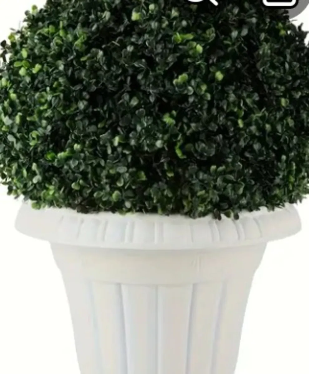 Vintage roman style planter - Image 3