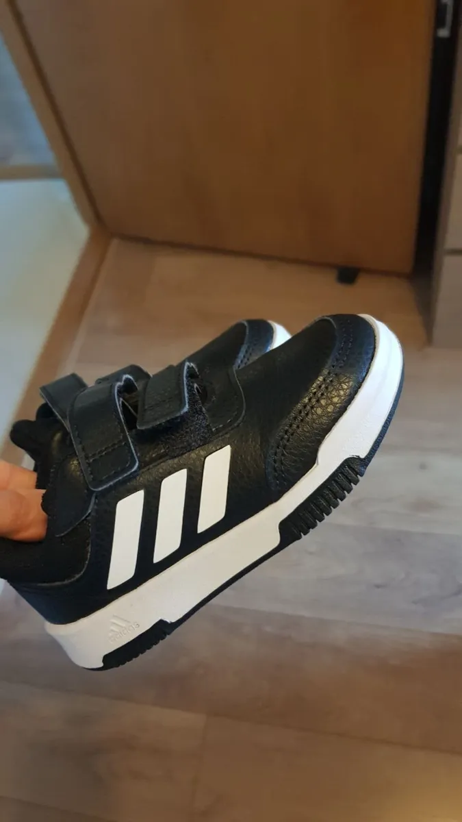 Toddler Adidas shoes size 26 - Image 2