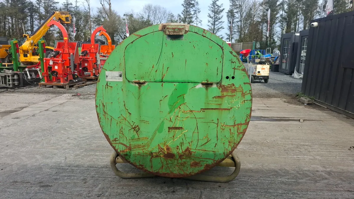 Fuel Proof 2000L Static Bunded Fuel Bowser - Image 4