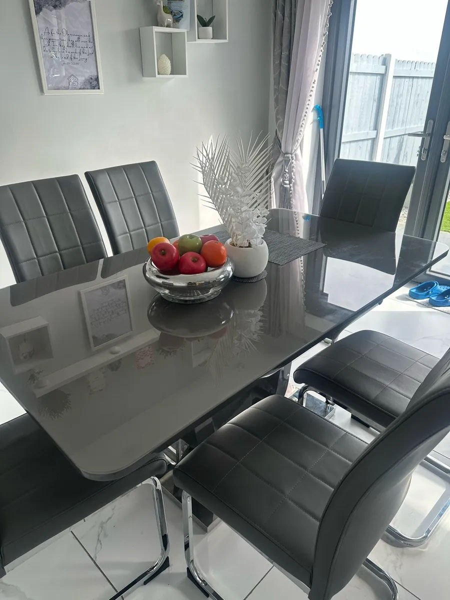 MAGEE DINING SET - Image 2