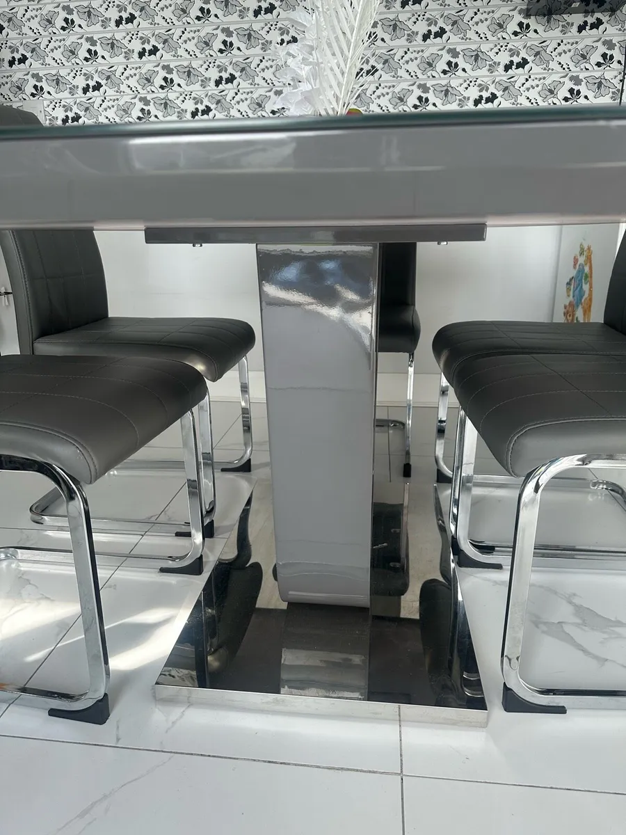 MAGEE DINING SET - Image 4