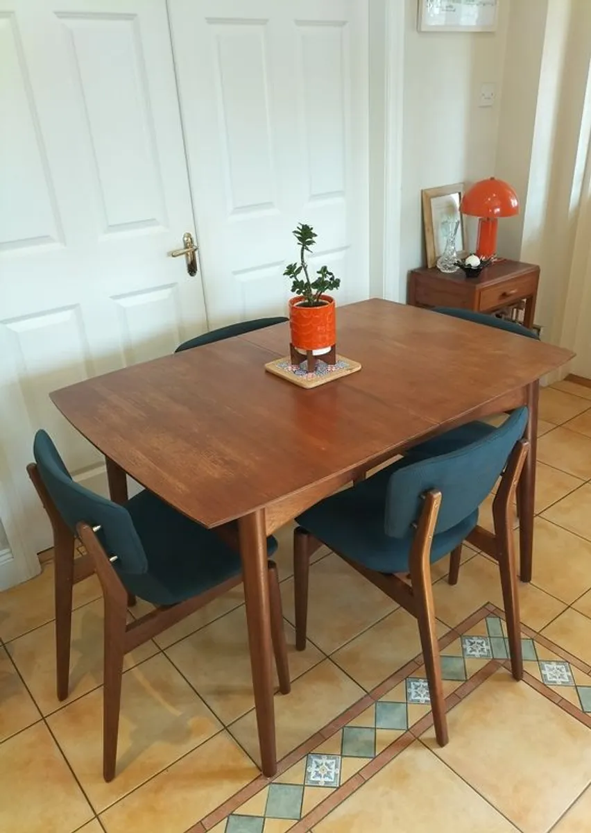 Mid Century Vintage Dalescraft Dining Set - Image 1