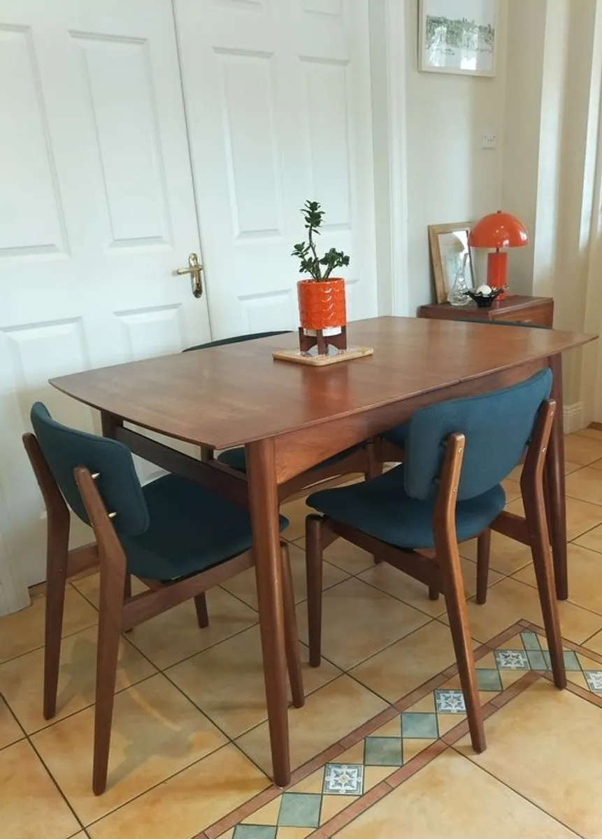Mid Century Vintage Dalescraft Dining Set - Image 2
