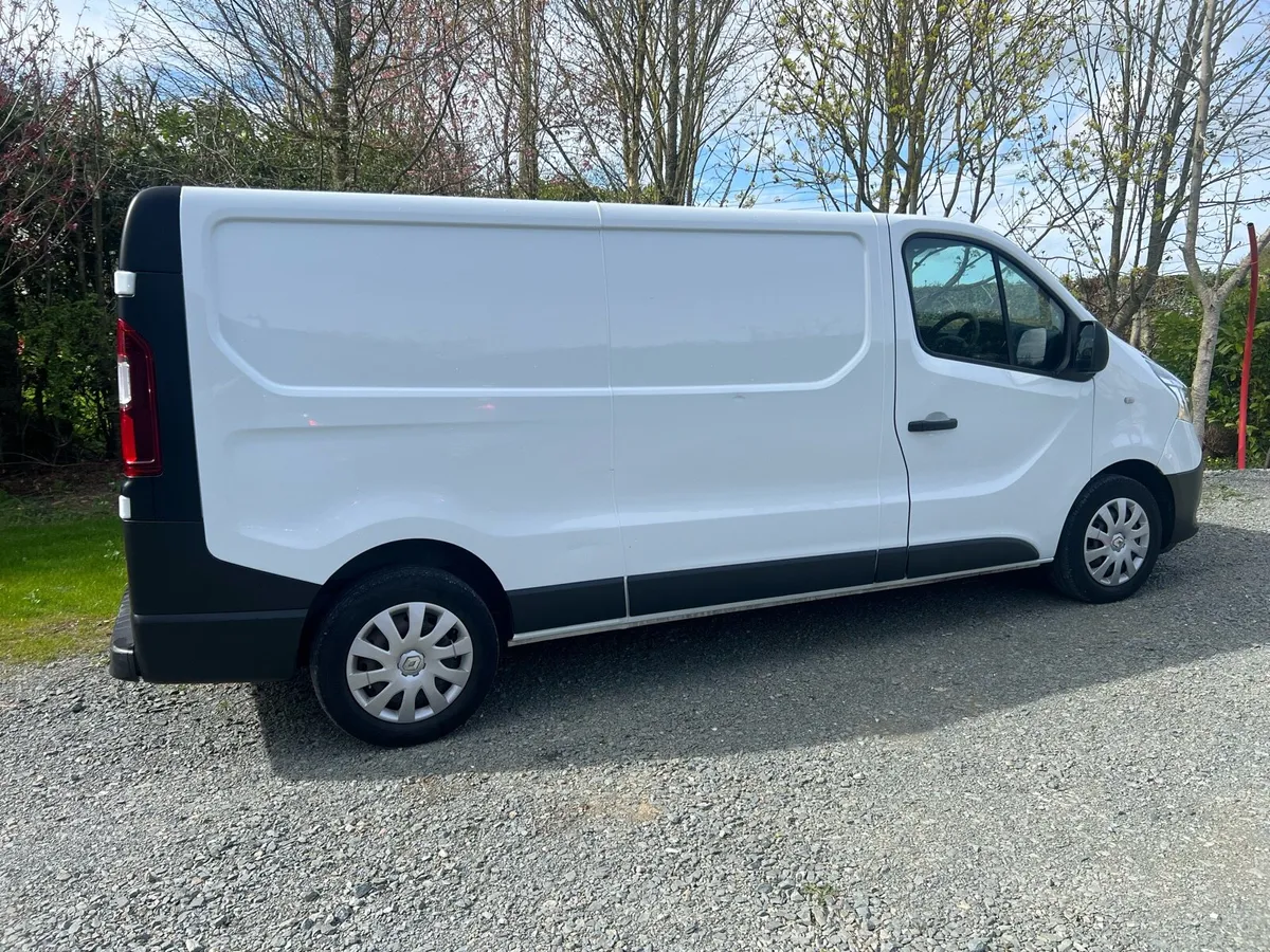 2020 Renault Trafic – DOE Jan 2027 - Image 4