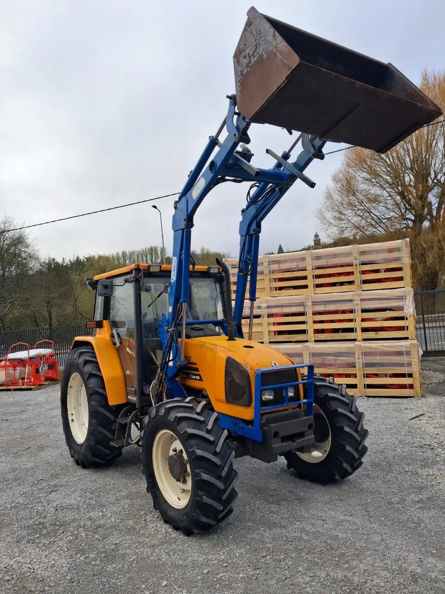 Renault Ceres 4WD Tractor - Image 3