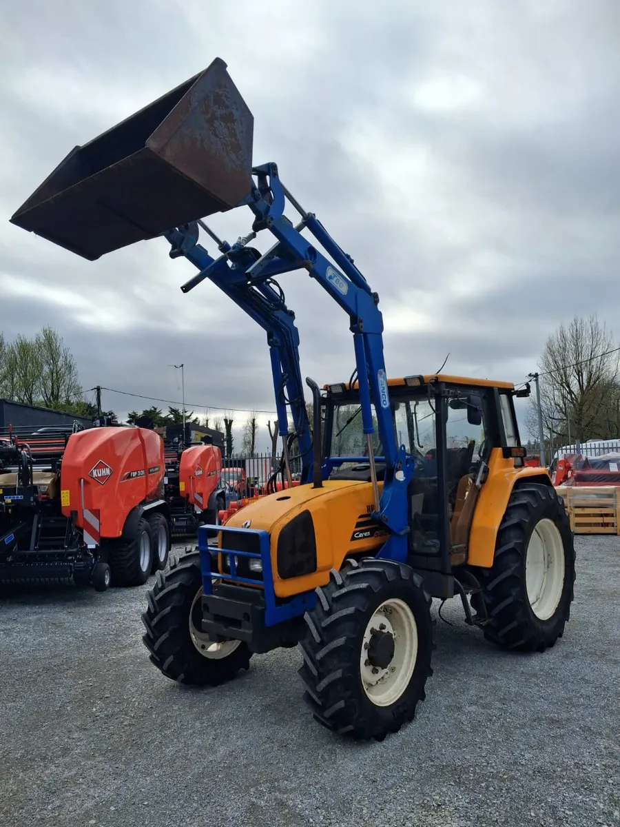 Renault Ceres 4WD Tractor - Image 1