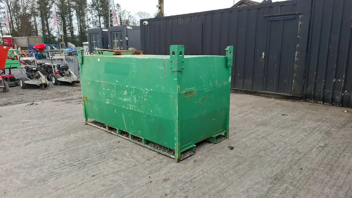 Western 2000L Diesel Bowser - Image 3