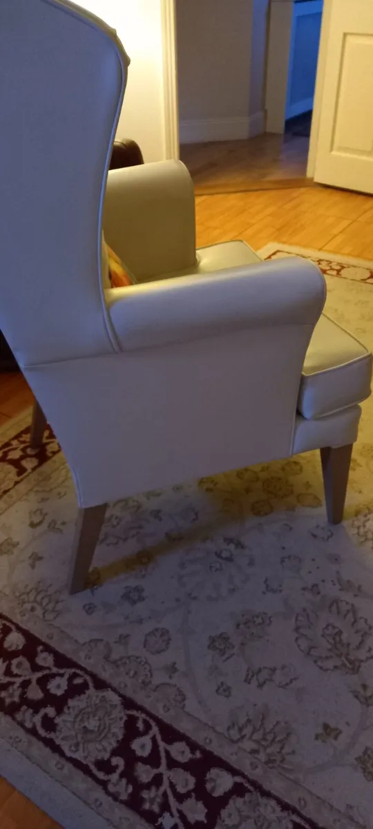 Wingback chair - Image 4