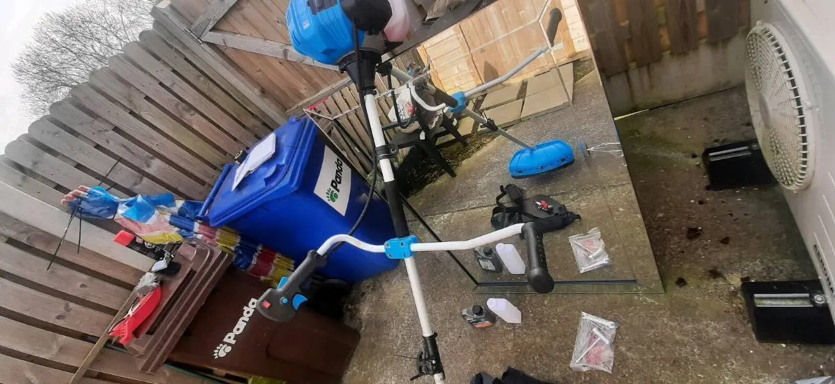 Petrol strimmer - Image 1