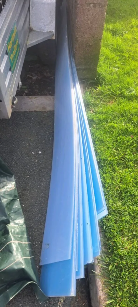 Perspex and stainless table - Image 4