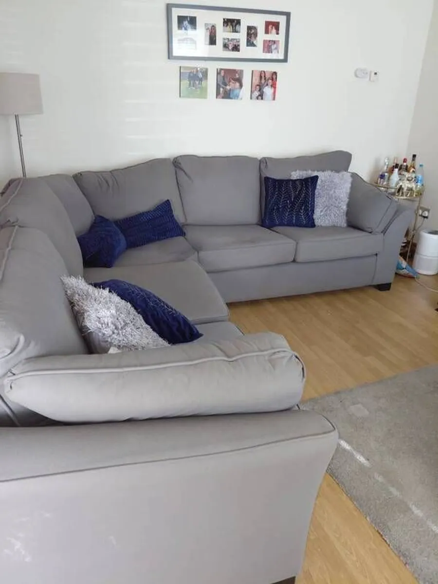 L Corner Sofa - Image 1