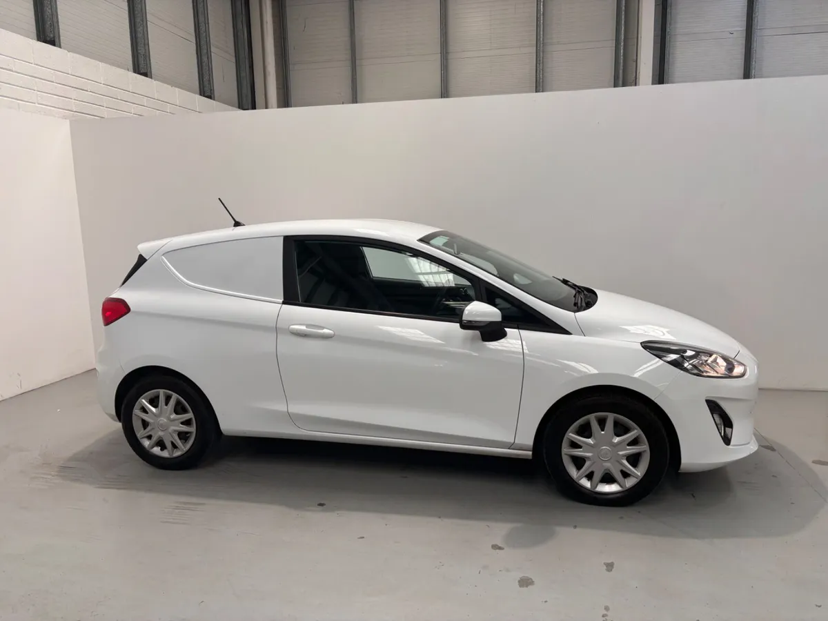 Ford Fiesta Van 85hp - Image 2