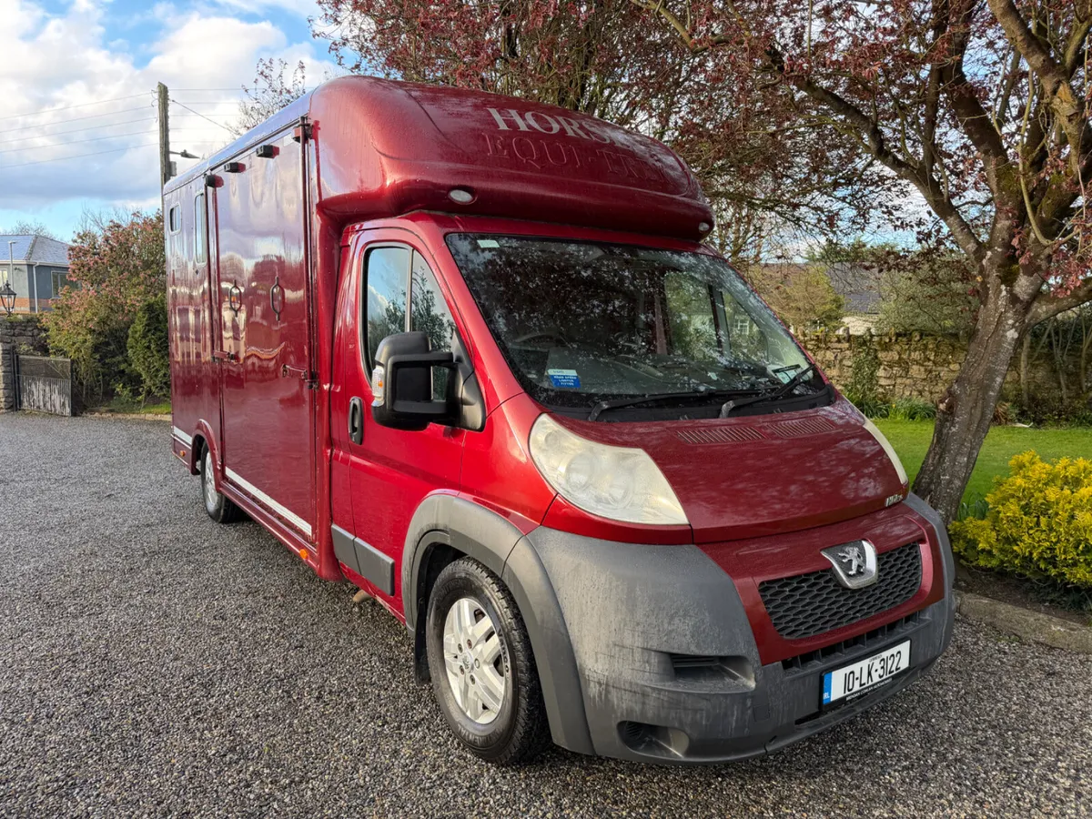 Peugeot Boxer Horse Transporter 4150KG - Image 1