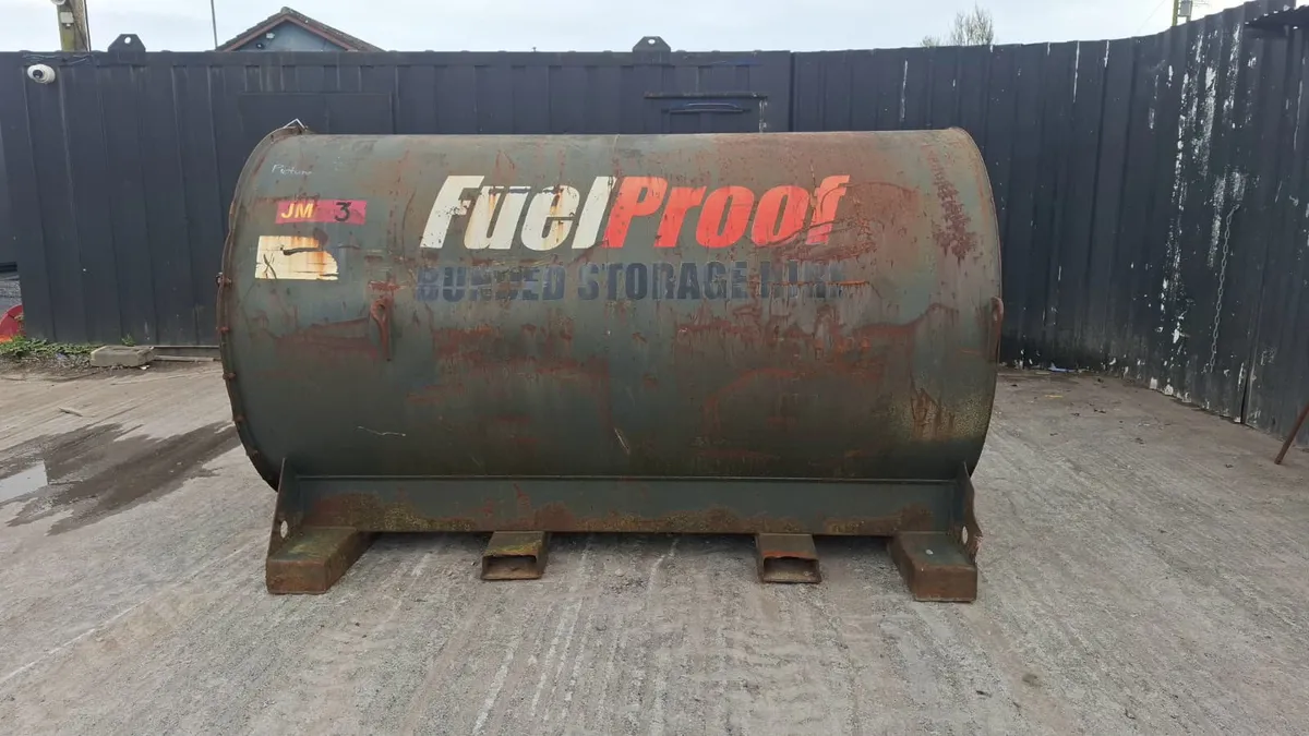 Fuel Proof 2500 L Static Bunded Fuel Bowser - Image 2