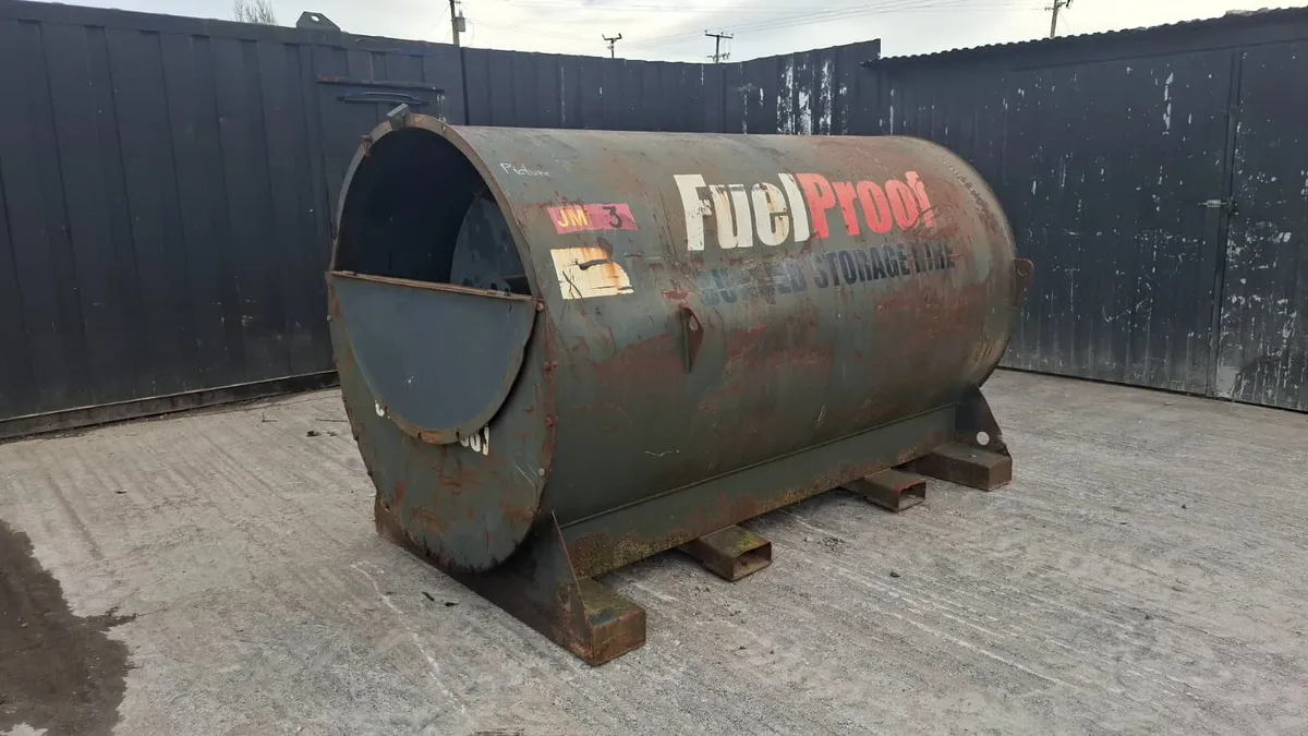 Fuel Proof 2500 L Static Bunded Fuel Bowser - Image 1