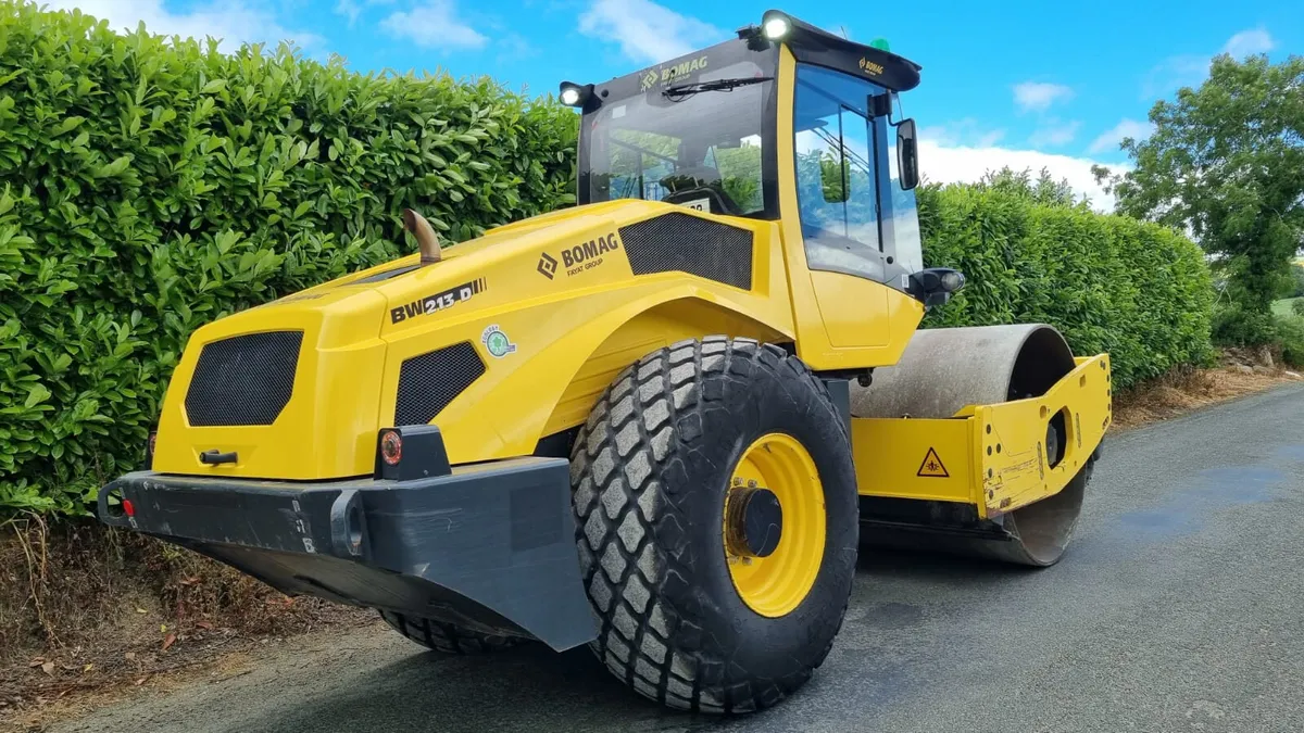 Bomag BW213D-5 Roller Soil Compactor (Low Hours - Image 3