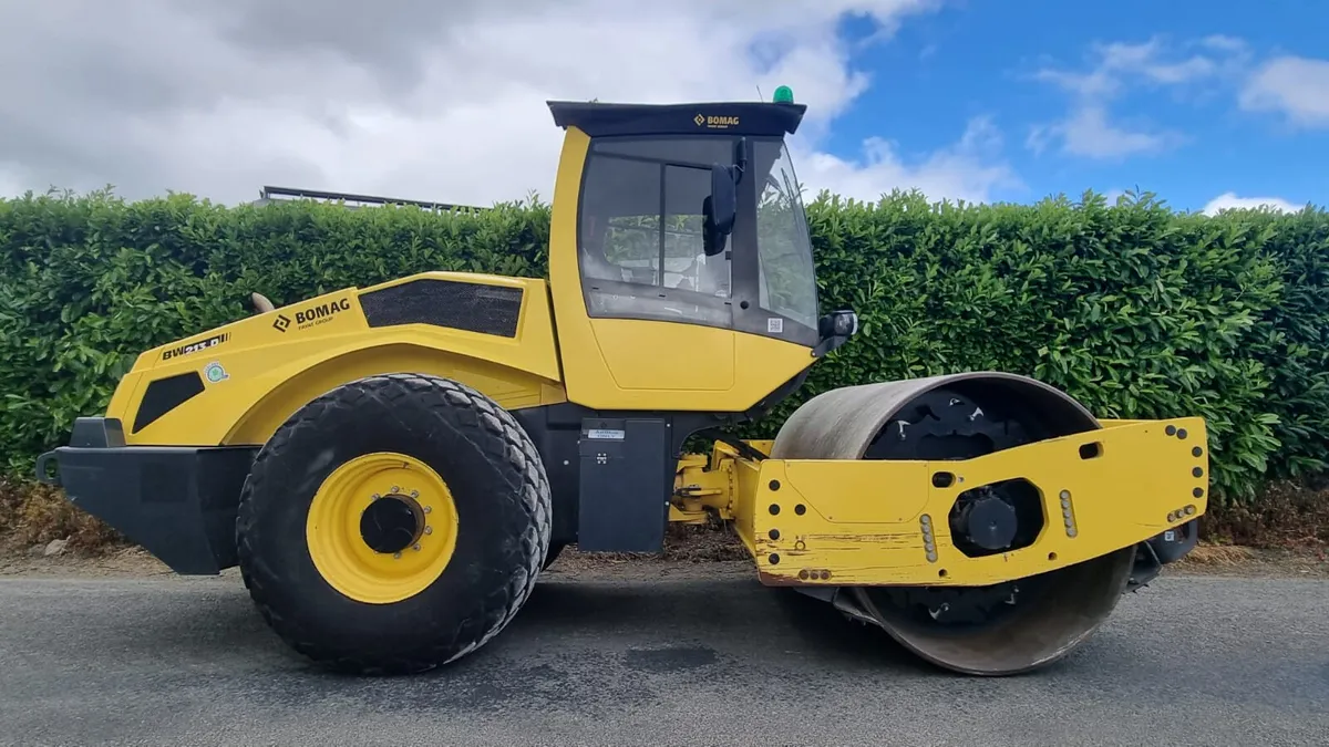 Bomag BW213D-5 Roller Soil Compactor (Low Hours - Image 4