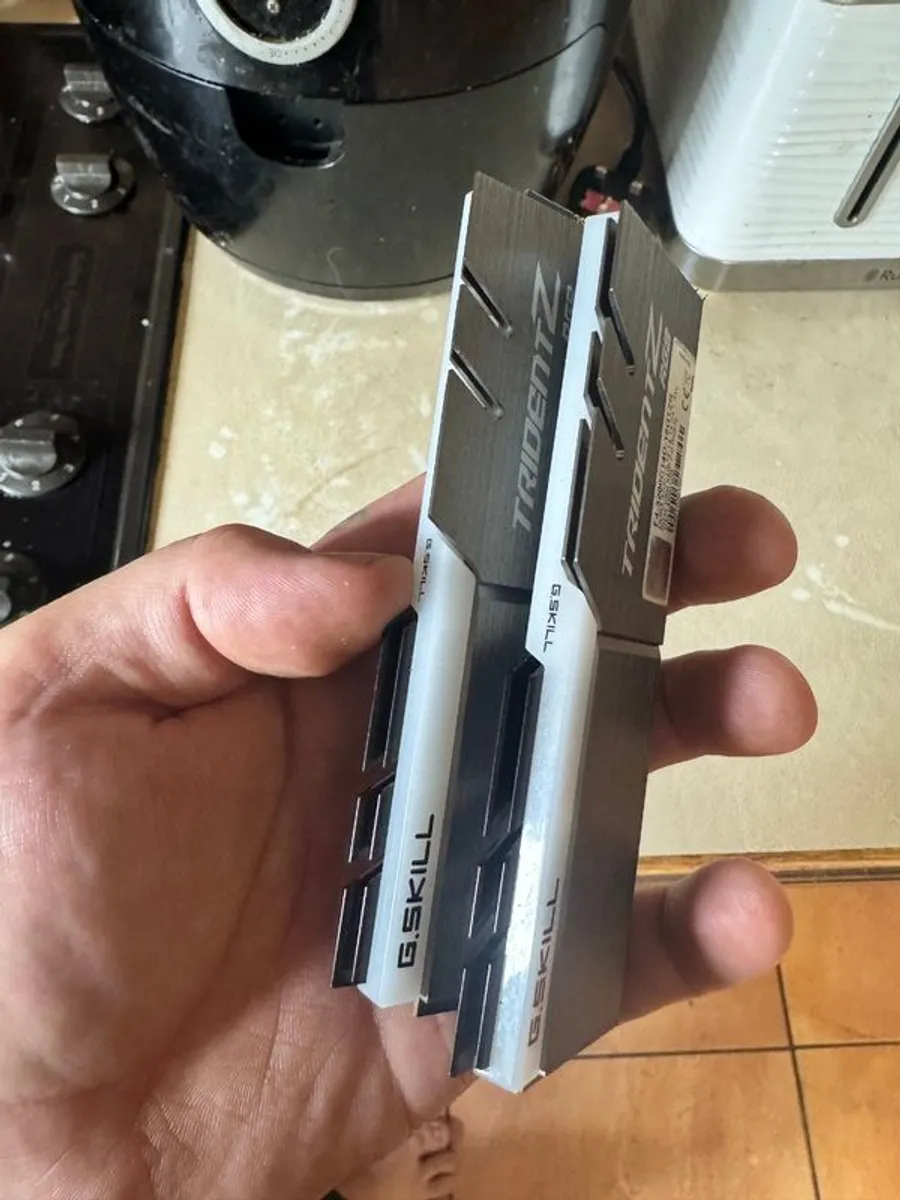 16gb G-skill Trident Z Rgb Ddr4 3200mhz - Image 2