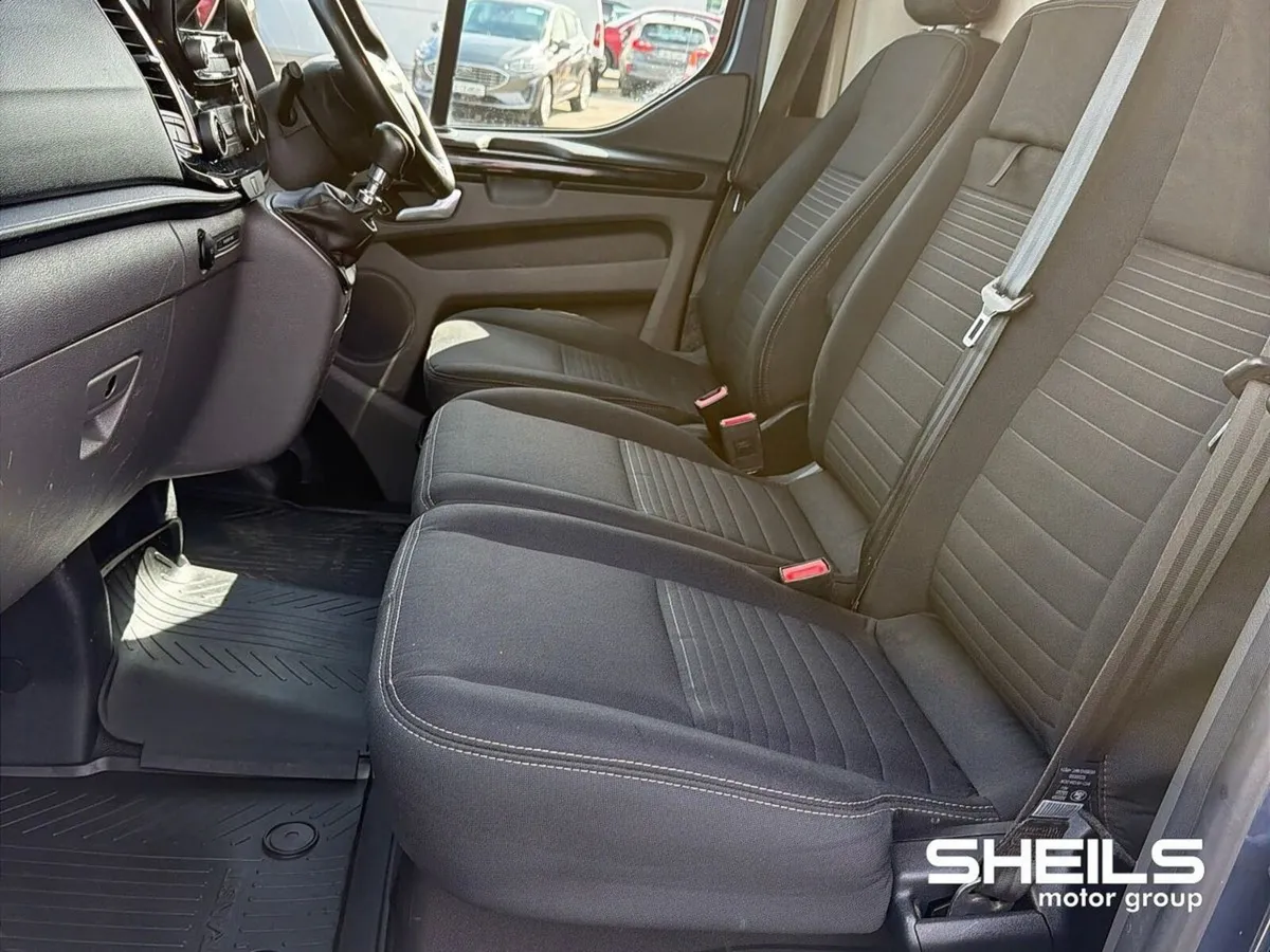 Ford Transit Custom Limited 300 SWB 170BHP *VAT Re - Image 4