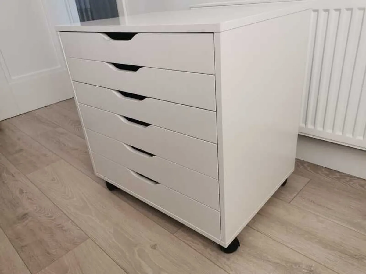 2 Chest of Drawers: 6 Drawer IKDEA Unit on wheels - Image 2