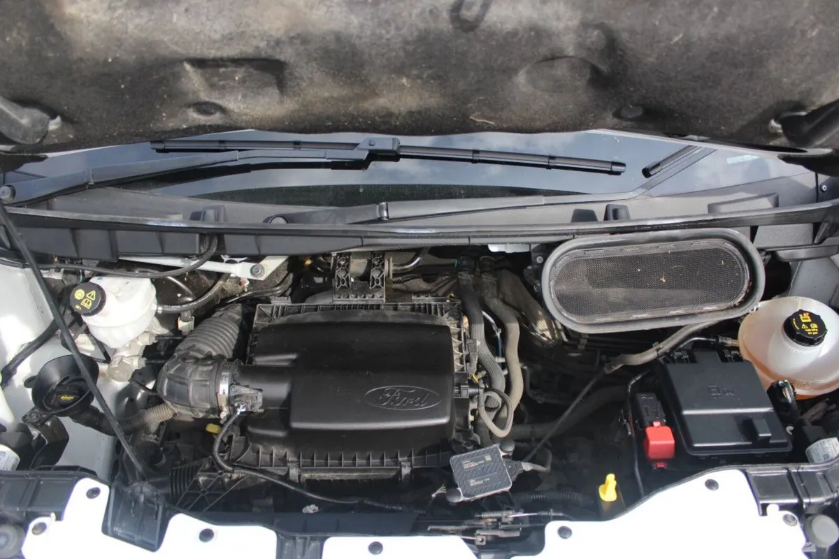 Ford Transit TRANSIT 350 L TREND 2.0 TD130 - TENDE - Image 4