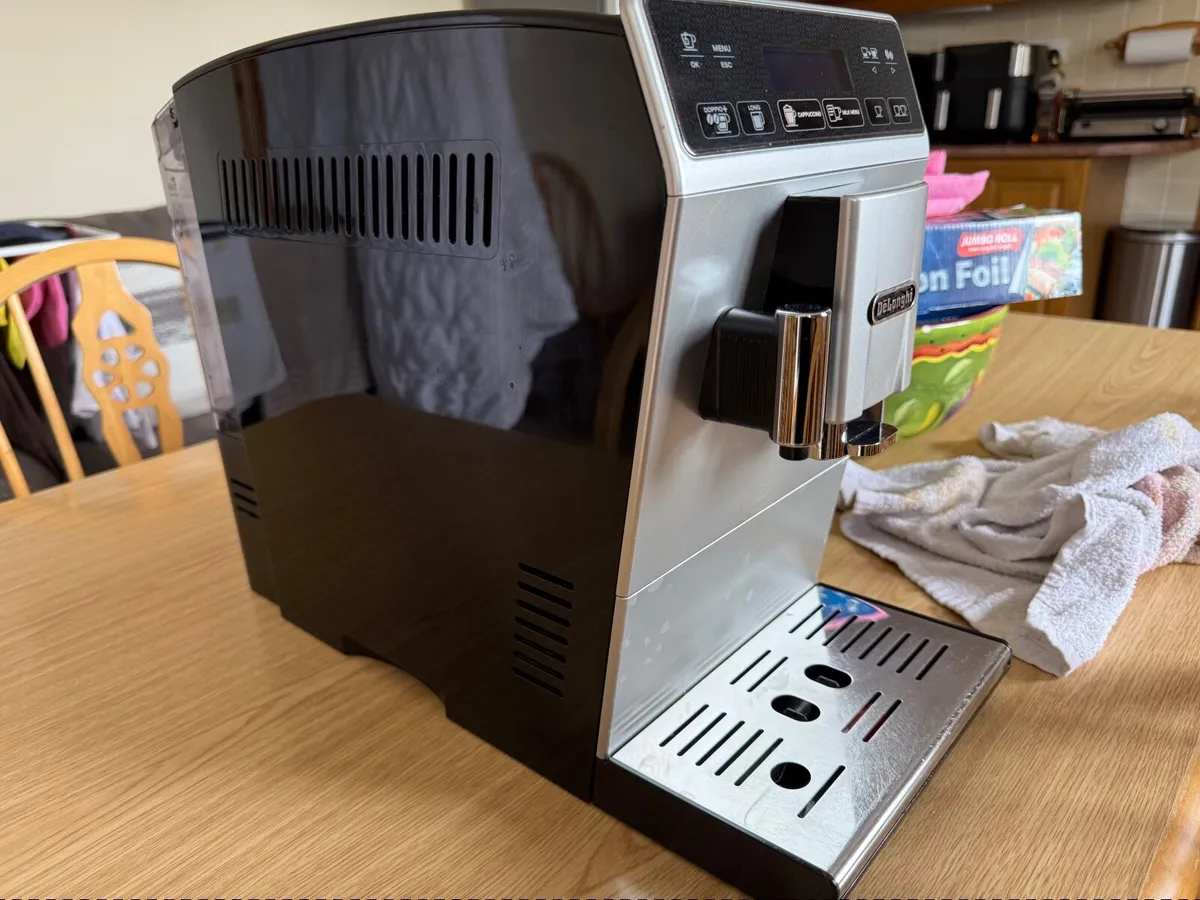 DeLonghi Autentica Cappuccino Coffee Machine - Image 4