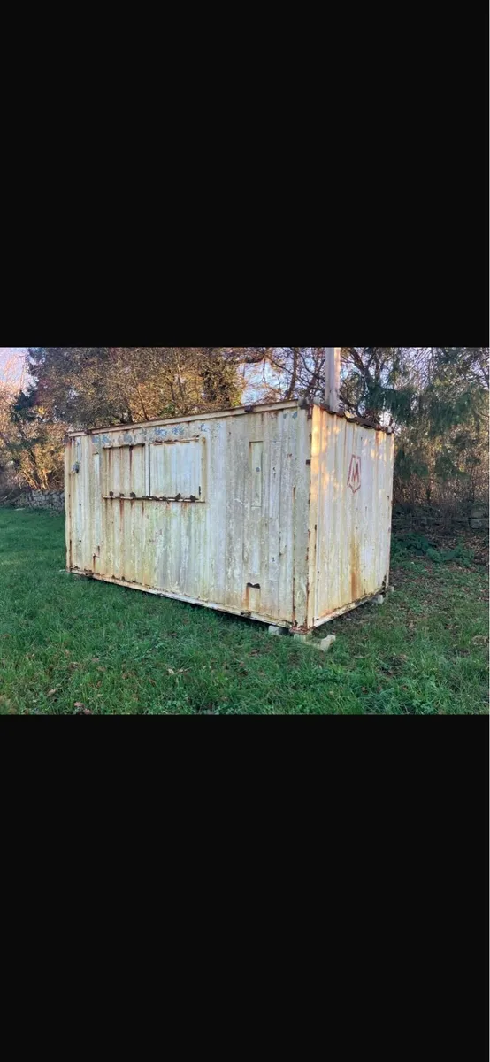 Shipping container - Image 1