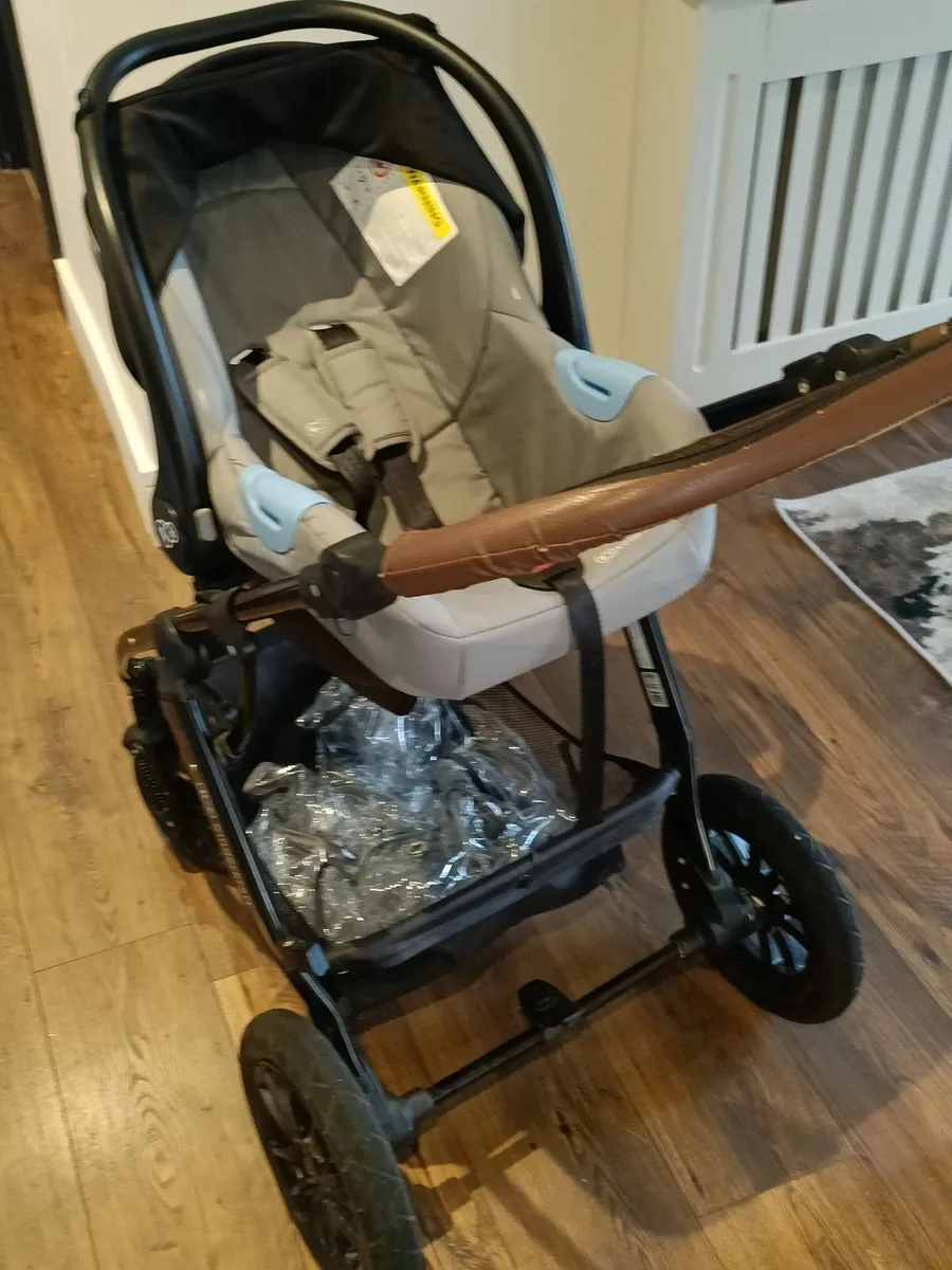 Kinderkraft Travel System