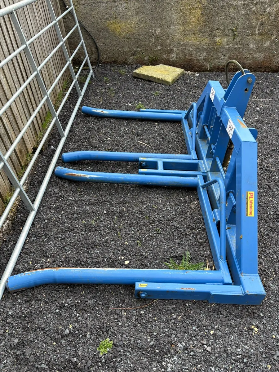 Double Bale Lifter - Image 1