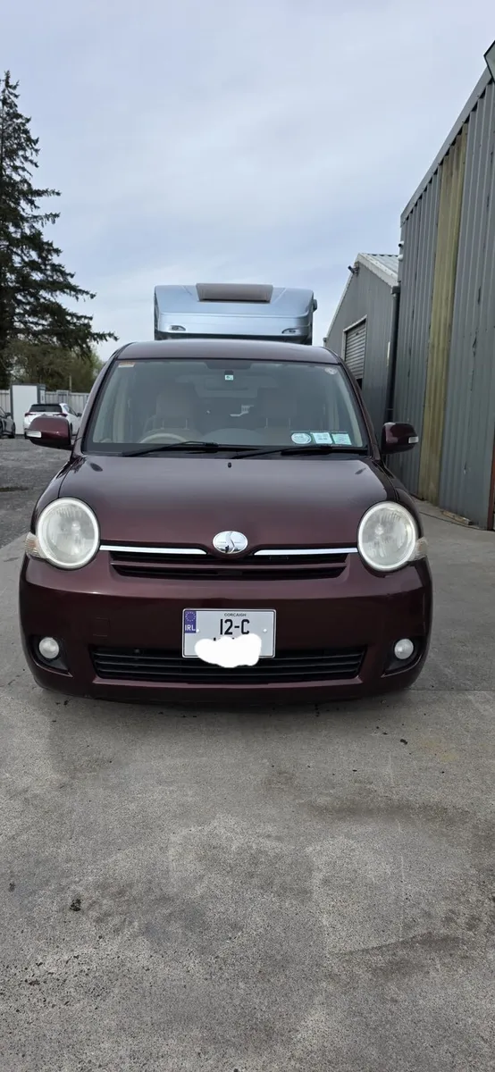 12 TOYOTA SIENTA 7 SEATER - Image 3