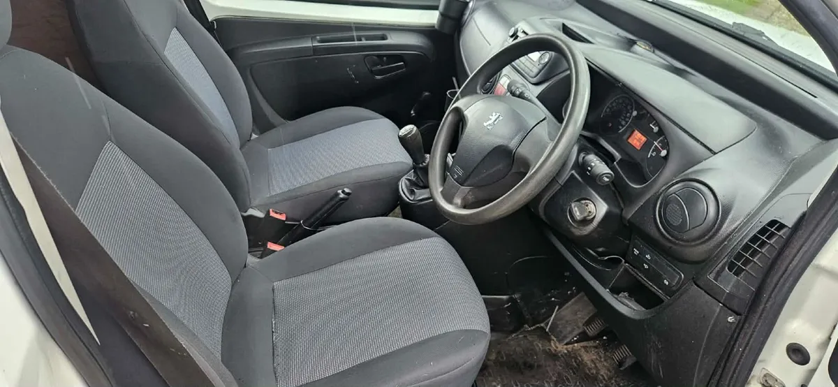 2012 Peugeot Bipper DIESEL MOT'D OCT £1350 - Image 4