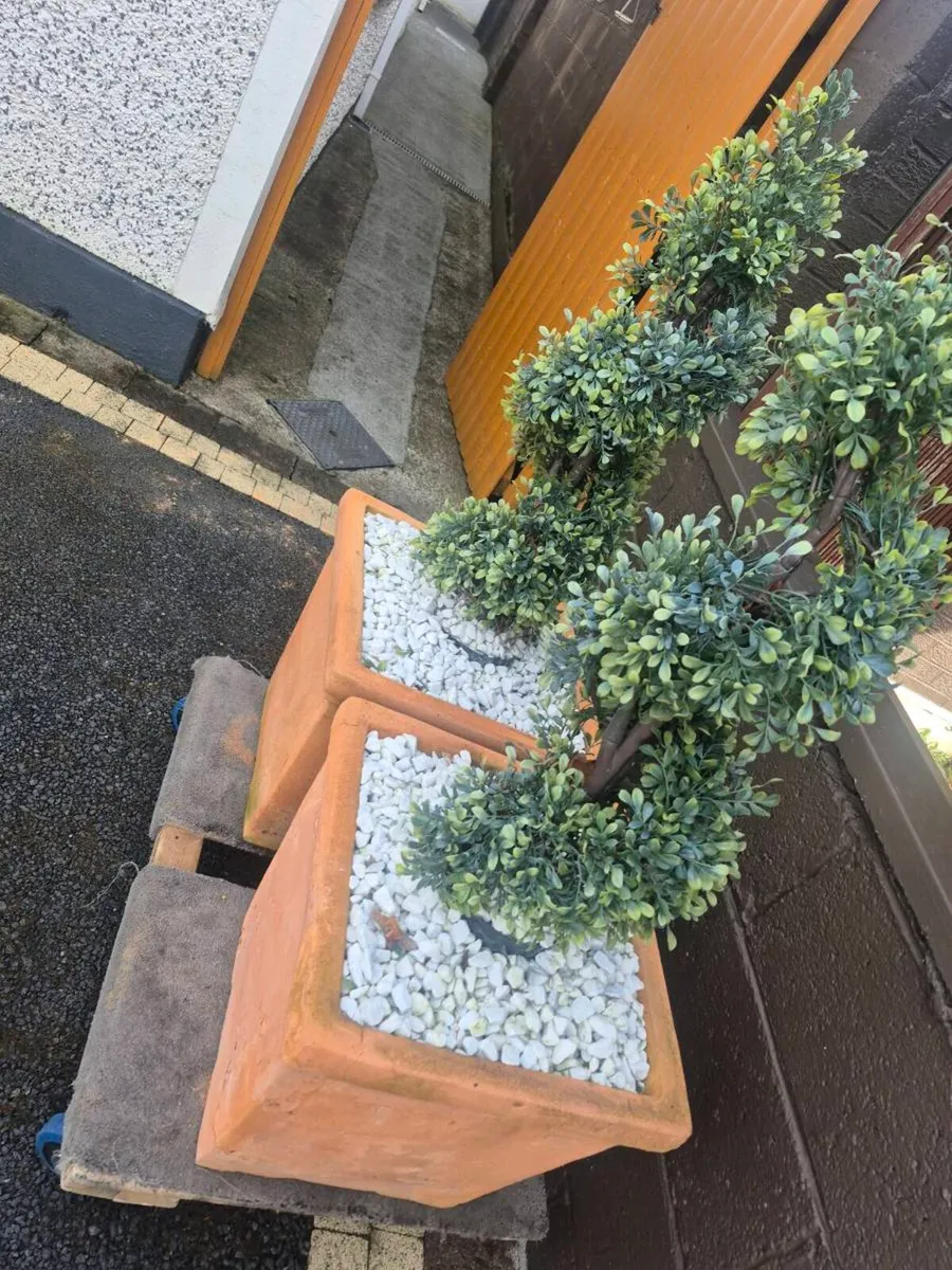2 large pots with fake trees - Image 2