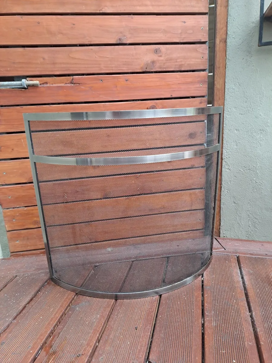 Fire grate & guard - Image 1