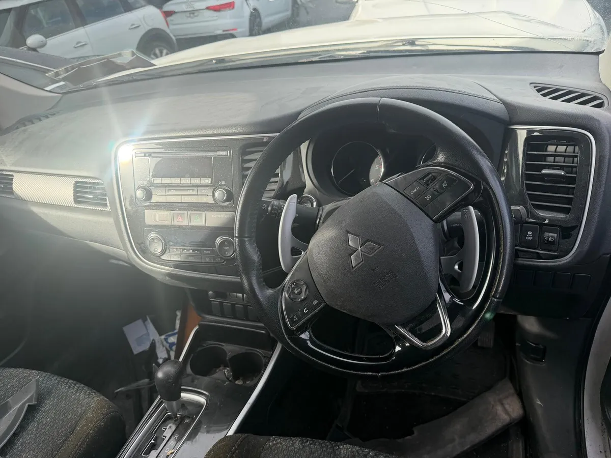 2018 MITSUBISHI OUTLANDER 7 seater Automatic - Image 4