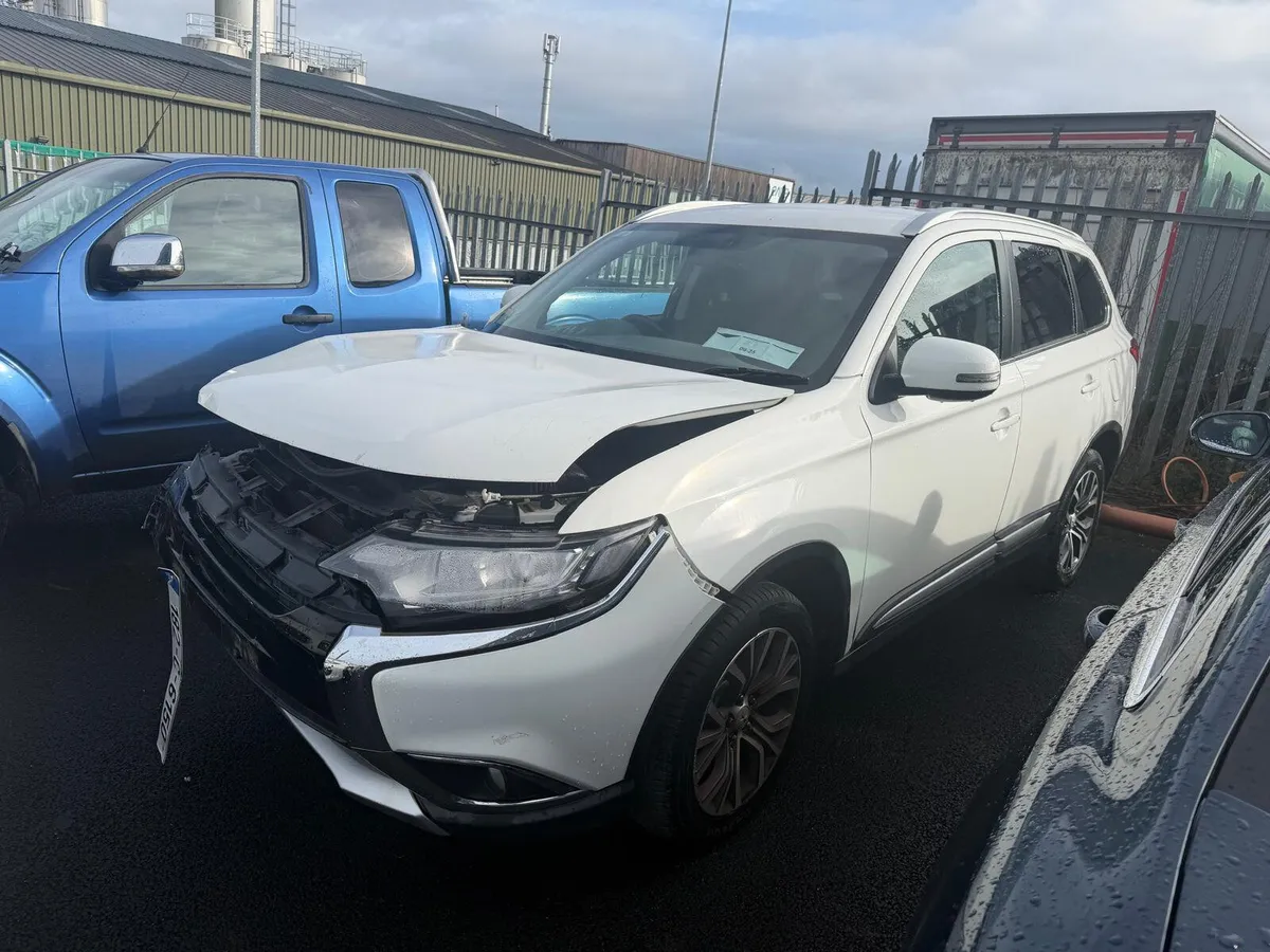 2018 MITSUBISHI OUTLANDER 7 seater Automatic - Image 1