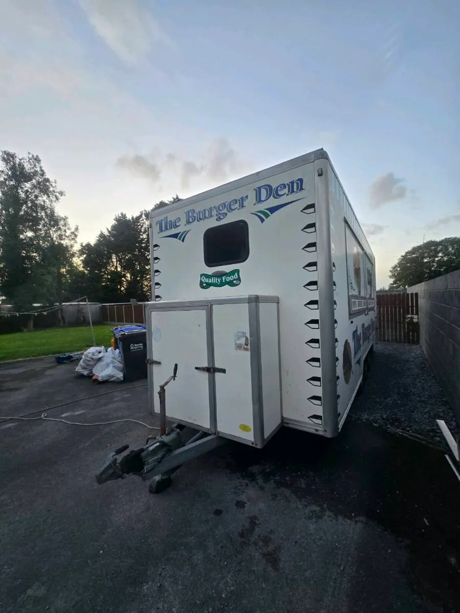 Butlers food trailer - Image 2