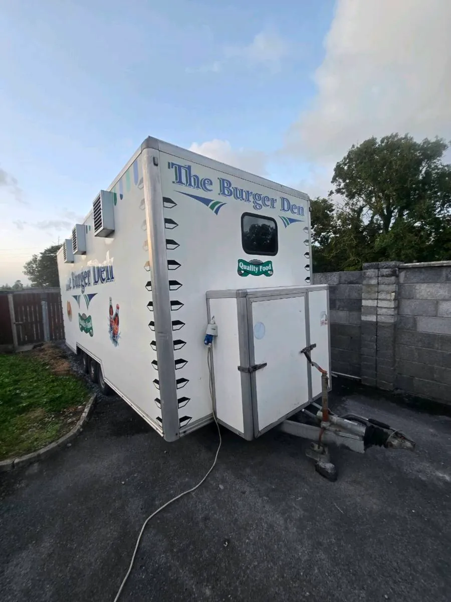 Butlers food trailer - Image 3