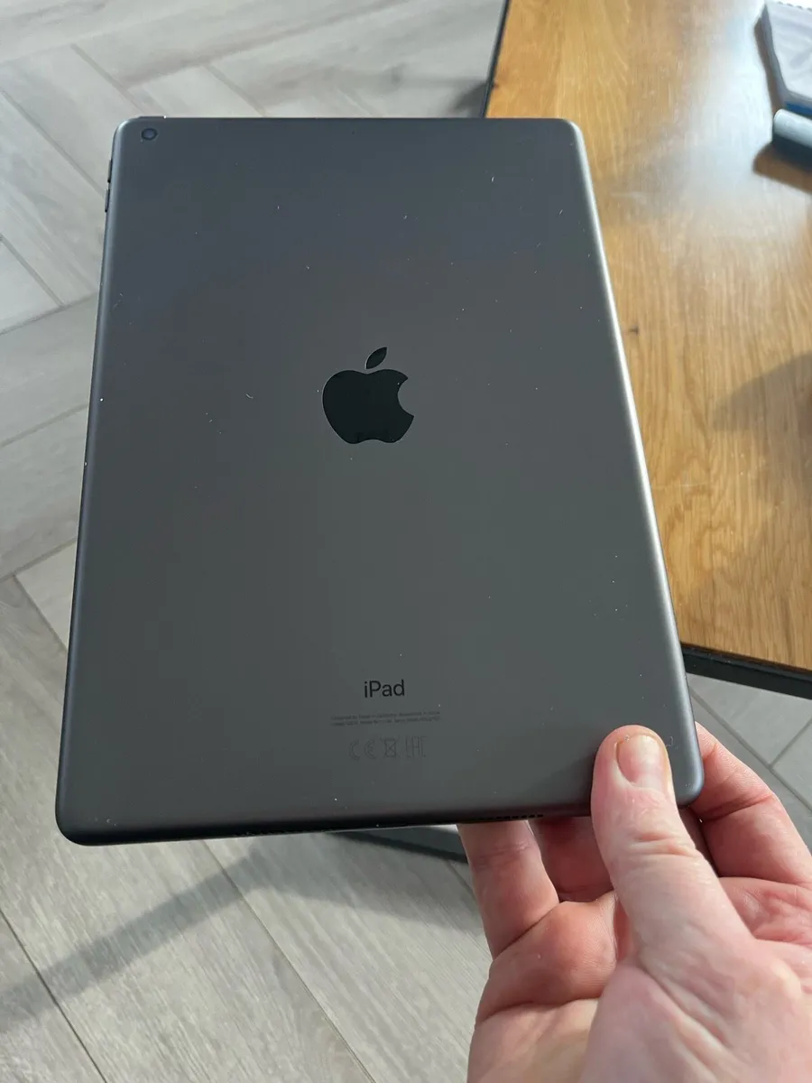 iPad 8th generation - Image 2