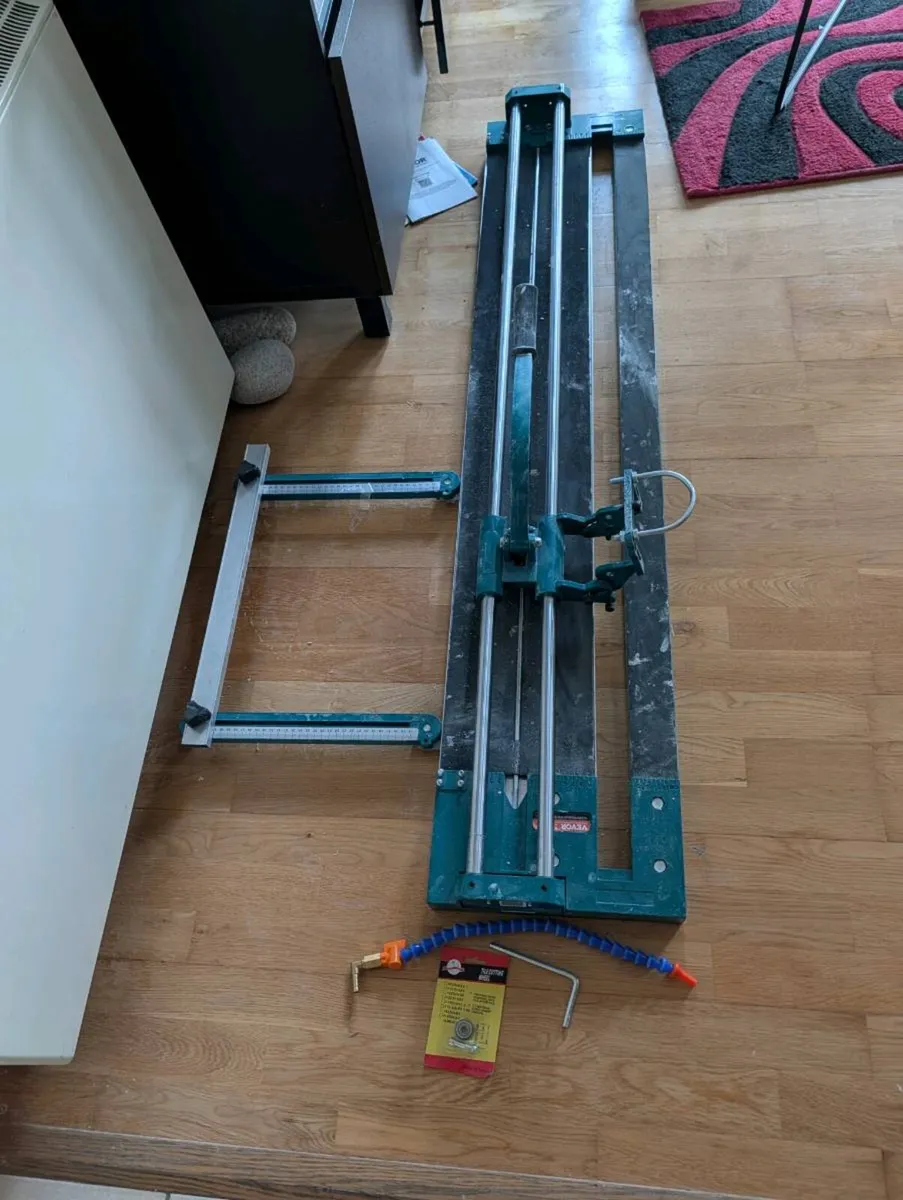 Tile cutter vevor 1200 - Image 1