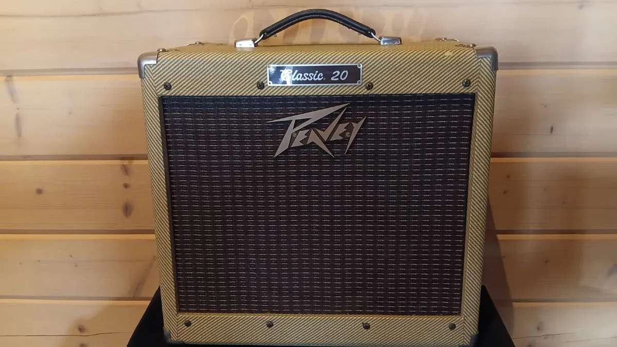 GUITAR AMPLIFIER-PEAVEY CLASSIC 20 - Image 2