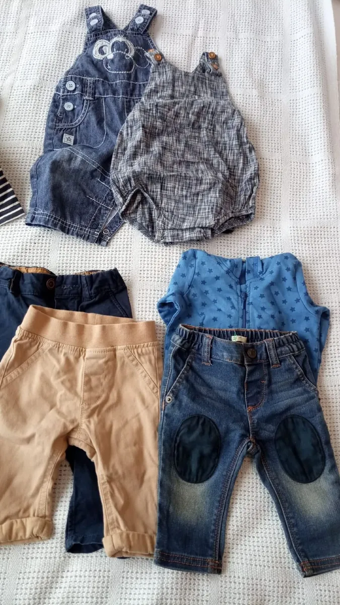 Baby boy clothes bundle 0-3monts, 2-6, 6-9,9-12,12 - Image 2